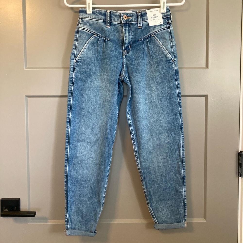 Girl’s Abercrombie Mini Mom jeans